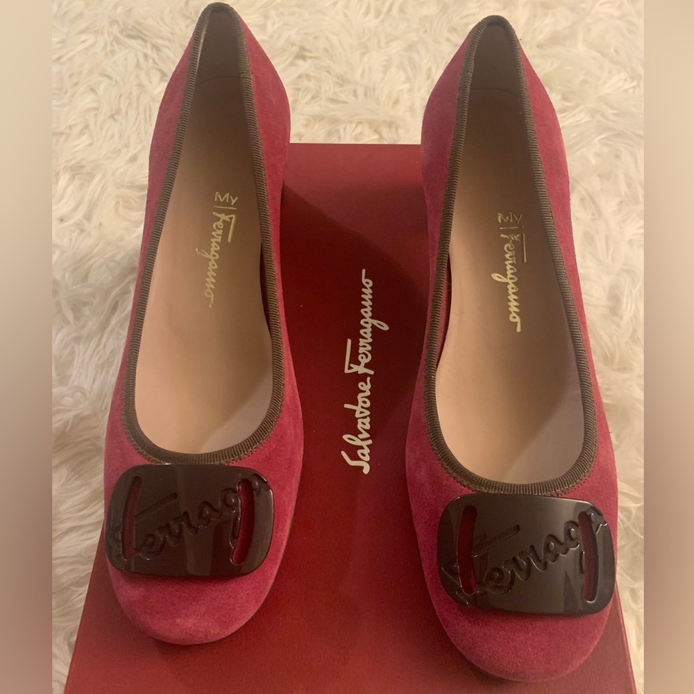 Gorgeous Pink Suede FERRAGAMO shoes SZ 8 🔥🔥🔥🔥
